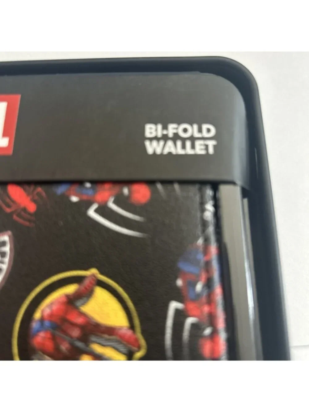 Marvel Spider-Man Bi-Fold Wallet Protector of New York NEW w/souvenir tin case